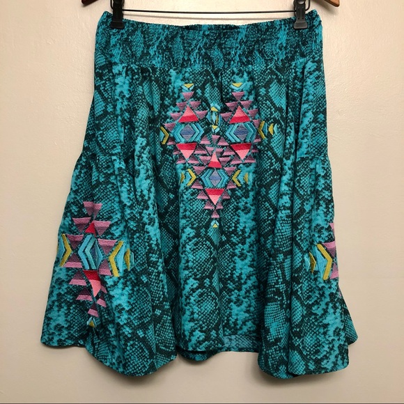 Judith March Snakeskin Aztec Off Shoulder Top - Picture 4 of 6